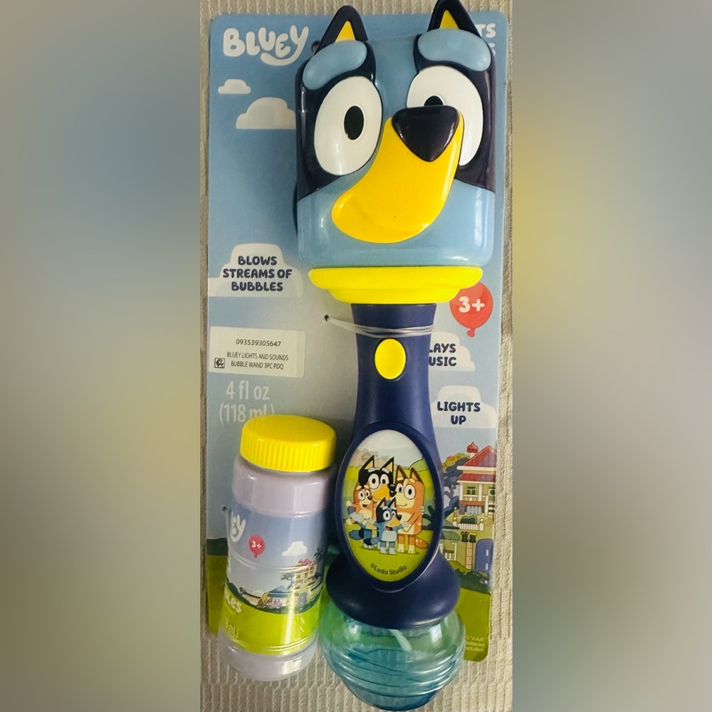 Bluey Light & Sound Bubble Wand - Picture 3 of 5